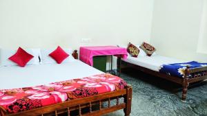 Φωτογραφία από το άλμπουμ του Kurumbalakotta Village Homestay σε Padinjarathara