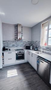 Η κουζίνα ή μικρή κουζίνα στο Fabulous Penthouse +16 φωτογραφίες