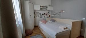 Postel nebo postele na pokoji v ubytování Apartments Mari