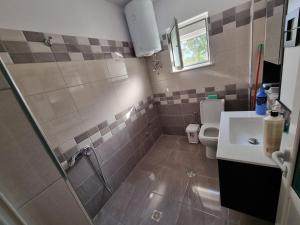 Erind Apartment - Image 8