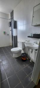 Un baño de Ray Guest house