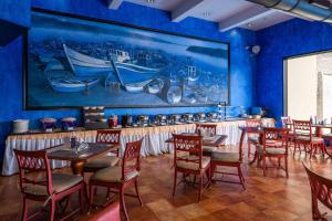Restaurace v ubytování The Crown Goa