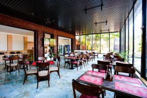 Restaurace v ubytování Hotel Meraden Opus , Anjuna Beach Goa