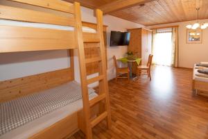 Postel nebo postele na pokoji v ubytování Obergersbach