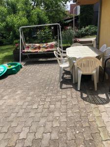 Patio o area all'aperto di Miseta Apartman