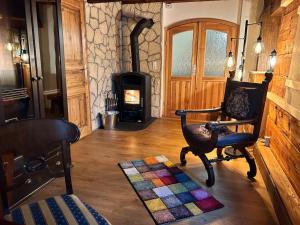Гостиная зона в Whirlpool & Sauna - Fewo Ornella im Zittauer Gebirge
