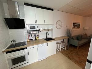 Kuchyň nebo kuchyňský kout v ubytování VILLA RANGEL VIP