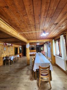 Fotografie z fotogalerie ubytování Pensiunea Susman v destinaci Răchiţele