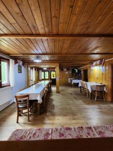 Restaurace v ubytování Pensiunea Susman