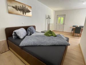 Voodi või voodid majutusasutuse Haus zum Glück toas