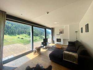 Posezení v ubytování Schooren des Alpes Luxury Penthouses & Apartments with SPA & Pools close Ischgl