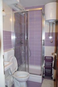 Gambar di galeri bagi Two rustikal apartments in Vila ''U Kali'' close to the beach, reserved parking place di Sveti Filip i Jakov