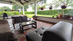 Galería fotográfica de Finca Hotel El SAMAN de alto bonito en Montenegro