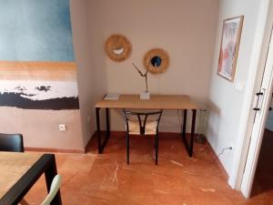 Fotografia z galérie ubytovania Apartamento Alteanos, centrico y confortable, soleado, con piscina y jardines, tenis, parking exterior comunitario, y la playa andando 10 min v destinácii Benidorm