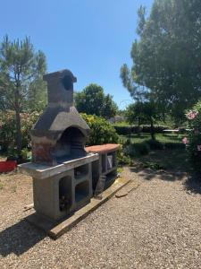 Les Oliviers في مونتانياك: وجود فرن خارجي في الحديقة +7 صور