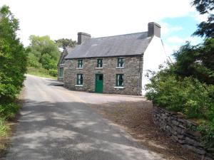 Afbeelding uit fotogalerij van Westland Traditional Cottage dated 1700's in Ardea