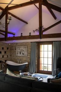 Postel nebo postele na pokoji v ubytování The Dinton Dovecote