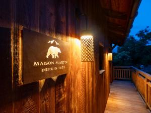 Ein Zertifikat, Auszeichnung, Logo oder anderes Dokument, das in der Unterkunft Superbe ferme rénovée en chalet de luxe en PLEINE NATURE ausgestellt ist