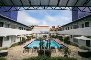 Bazén v ubytování Hotel Pousada Porto da Lua nebo v jeho okolí