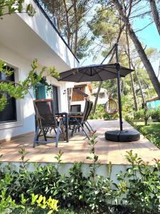 Zahrada ubytování Cozy PineTrees Beach House