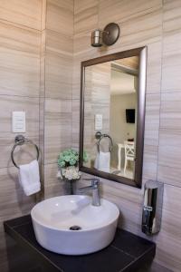 Koupelna v ubytování Hotel Venedik + 37 fotografií