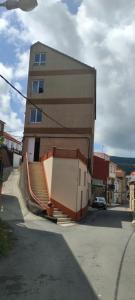 Budynek, w którym mieści się apartament