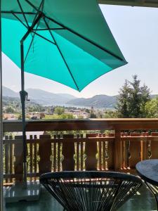 A general mountain view or a mountain view taken from Az apartmant