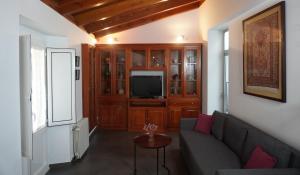 A television and/or entertainment centre at Casa Marcur Santa Cruz