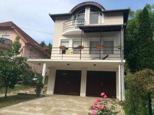 The building in which Az apartmant is located
