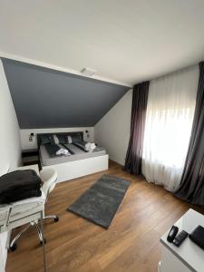 Postel nebo postele na pokoji v ubytování Villa Luca Free Garage Parking