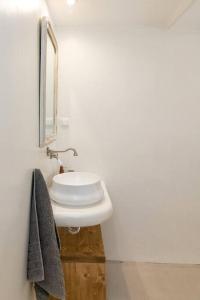 Φωτογραφία από το άλμπουμ του Cycladic house in the heart of Tinos city στην Τήνο Χώρα +33 φωτογραφίες