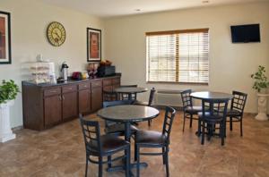 Χώρος καθιστικού στο Americas Best Value Inn Byhalia