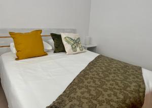 Postel nebo postele na pokoji v ubytování Tajues Apartment + 5 fotografií