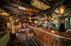 Lounge nebo bar v ubytování The Elephants Nest Inn