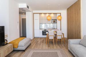Posedenie v ubytovaní Platán Beach Apartman with lakeview + 37 fotografií