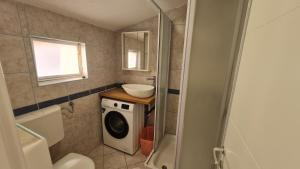 Gallery image of Apartmani Mlinar-Two Bedroom Seaview in Grebaštica