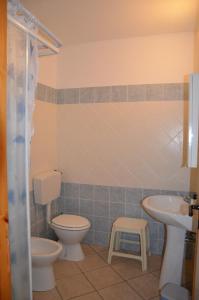 Bilik mandi di La Vecchia Montagna B&B +14 gambar