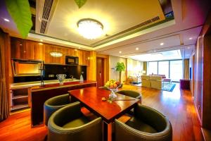 Kuchyňa alebo kuchynka v ubytovaní Sentosa Hotel Apartment Taoyuan Branch