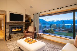 Gallery image of Views on Stone by Sotheby's Luxury Rental Homes in Wanaka