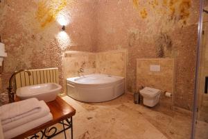 Koupelna v ubytování Canyon Cave Hotel