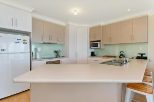 Dapur atau dapur kecil di 139 Seagull Ave - BYO Linen - Pets Negotiable - Wi-Fi