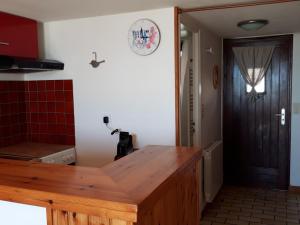 Φωτογραφία από το άλμπουμ του Maisonnette cosy à 20 m de la plage avec animaux admis, wifi et parking - FR-1-194-139 σε La Tranche-sur-Mer