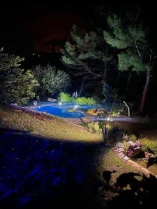 Zdjęcie z galerii obiektu Villa avec piscine au calme w mieście Seillans