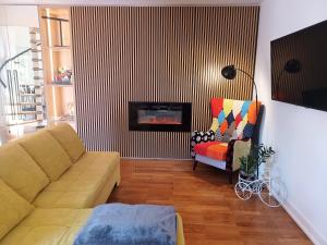 Posedenie v ubytovaní Stunning new apartment in centre of Buzet