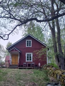 Hoone, kus puhkemaja asub