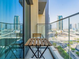 Fotografie z fotogalerie ubytování Downtown Decadence : A 1BR Urban Sanctuary v Dubaji