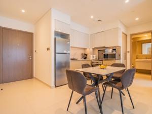 Fotografie z fotogalerie ubytování Downtown Decadence : A 1BR Urban Sanctuary v Dubaji