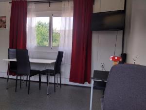 TV a/nebo společenská místnost v ubytování Entire house for rent