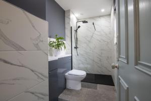 Koupelna v ubytování 3 Mill Cottages + 24 fotografií