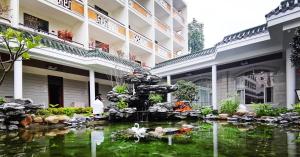 白天鹅迎宾馆外面的花园